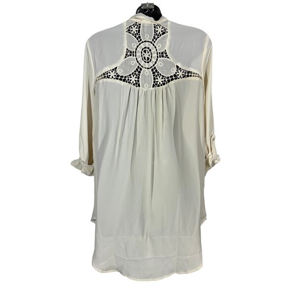 Taylor & Sage Crocheted Button Down - L - Picture 3 of 6